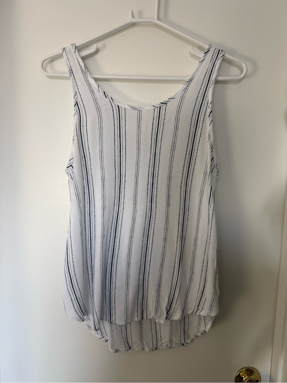 Final Touch White Black Stripe Sleeveless Blouse Tank Top Size Medium